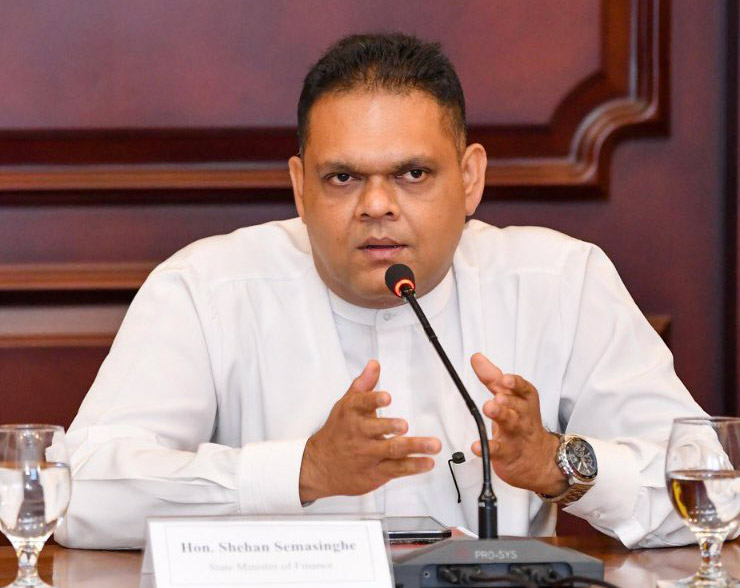 ප්රායෝගික නොවන ජනප්රිය පොරොන්දු දෙන්න එපා දේශපාලනයට වඩා රට ගැන සිතන්න -ඇමති ශෙහාන්- ප්රායෝගික නොවන ජනප්රිය පොරොන්දු දෙන්න එපා දේශපාලනයට වඩා රට ගැන සිතන්න -ඇමති ශෙහාන්-