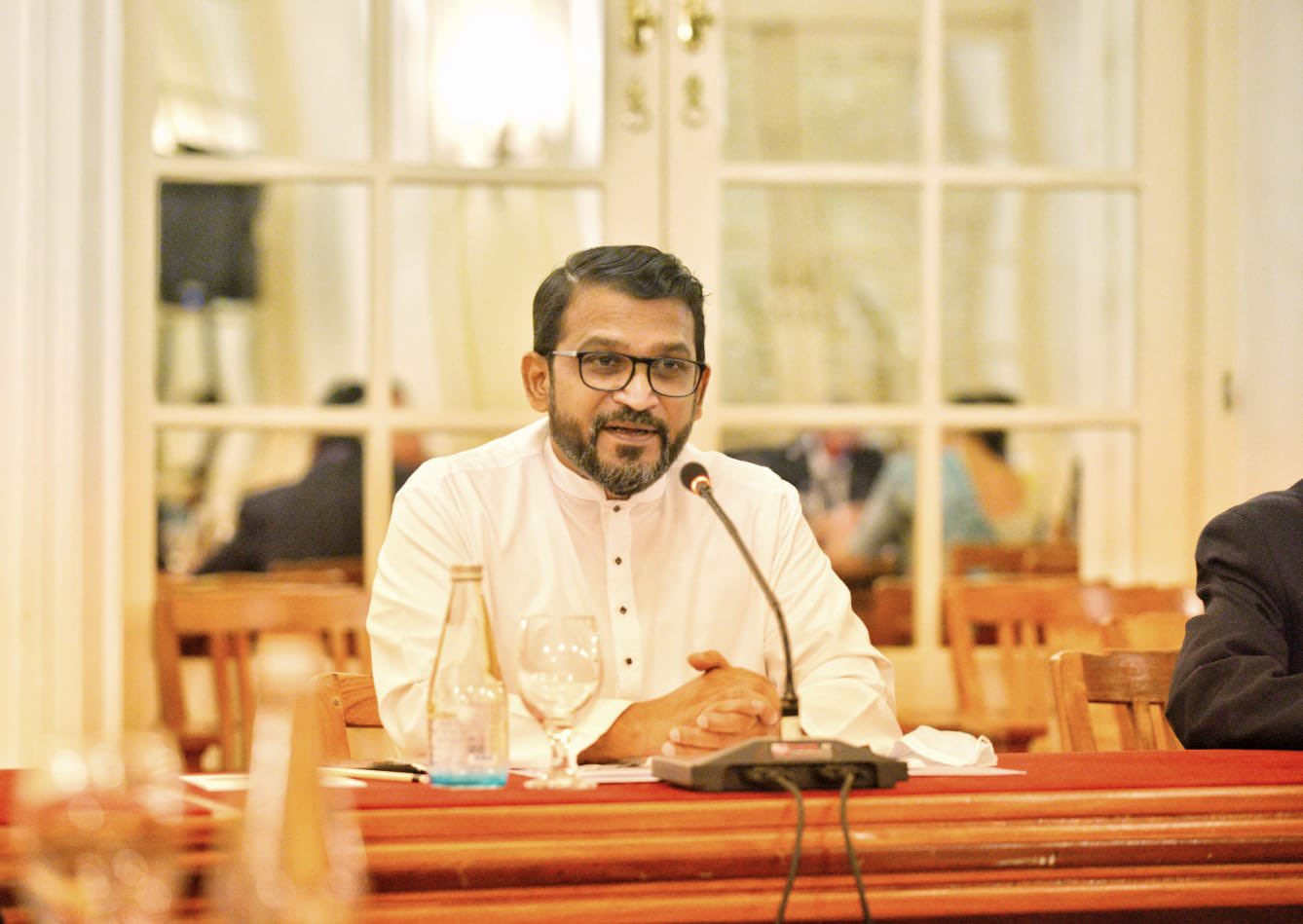 යුද්ධයට ගිය ශ්‍රී ලාංකිකයින්ගේ ගැටලුවට මැදිවෙන්න තාරක රුසියාවට