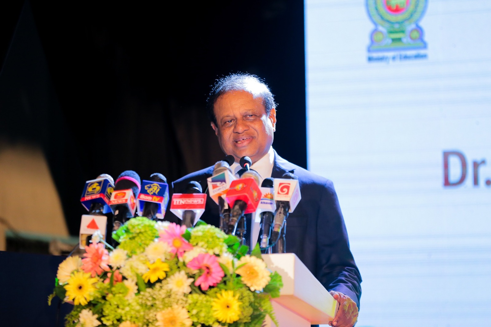 දිගට ම ලෙඩ වන ගුරුවරුන් හැරදා දරුවන් වෙනත් දැනුම් මූලාශ්ර සොයා යනවා -ඇමති සුසිල් ප්රේමජයන්ත- දිගට ම ලෙඩ වන ගුරුවරුන් හැරදා දරුවන් වෙනත් දැනුම් මූලාශ්ර සොයා යනවා -ඇමති සුසිල් ප්රේමජයන්ත-