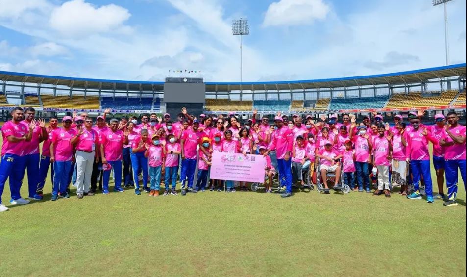 රෝස පාට වූ LPL ක්රිකට් පිටිය රෝස පාට වූ LPL ක්රිකට් පිටිය
