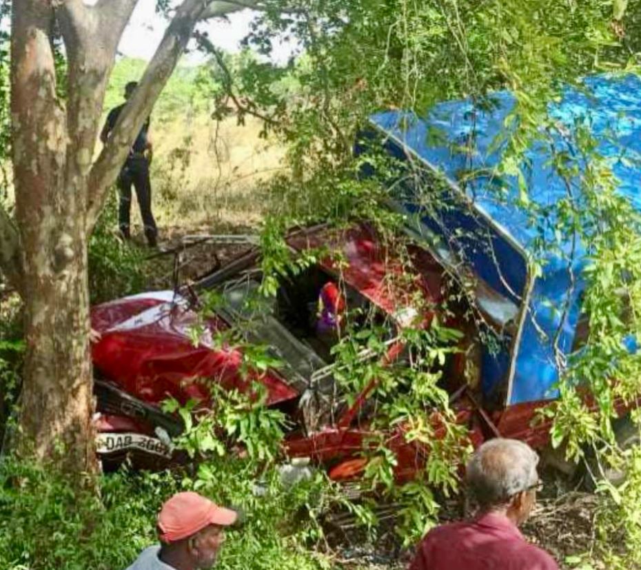 කැබ් රථ අනතුරකින් රියදුරු මරුට – 5කට තුවාල