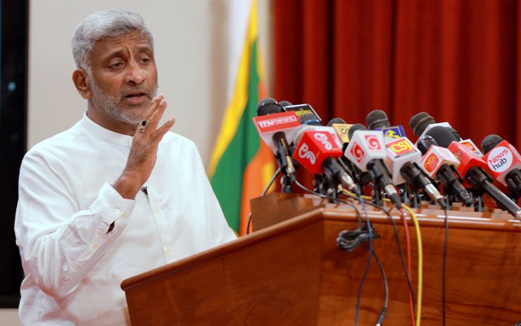 බස්නාහිර පළාතේ උපාධිධාරීන් ගුරු සේවයට බඳවා ගැනීමට කඩිනම් පියවර ගන්නැයි ඇමති ප්රසන්නගෙන් උපදෙස් බස්නාහිර පළාතේ උපාධිධාරීන් ගුරු සේවයට බඳවා ගැනීමට කඩිනම් පියවර ගන්නැයි ඇමති ප්රසන්නගෙන් උපදෙස්