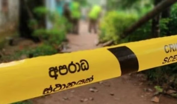 මවක් සිය දැරිය ළිඳට දමයි මවක් සිය දැරිය ළිඳට දමයි