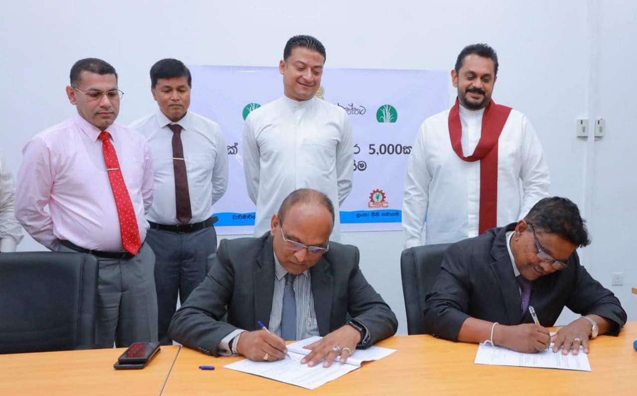 ‘උමා ඔයෙන් පැල්වත්තට’ ව්යාපෘතිය සඳහා ගිවිසුම් අත්සන් කරයි ‘උමා ඔයෙන් පැල්වත්තට’ ව්යාපෘතිය සඳහා ගිවිසුම් අත්සන් කරයි