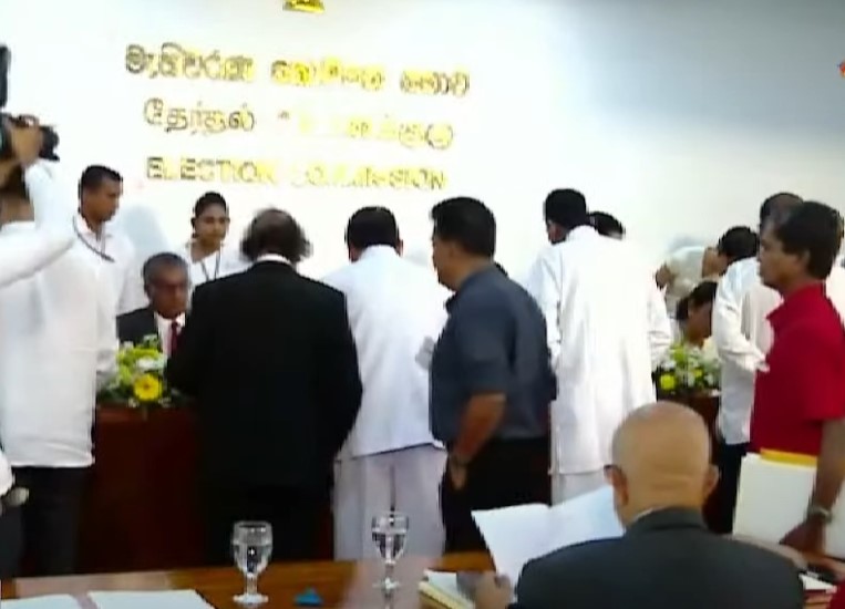 නාමයෝජනා භාරගැනීම ඇරඹෙයි (සජීවී විකාශය)