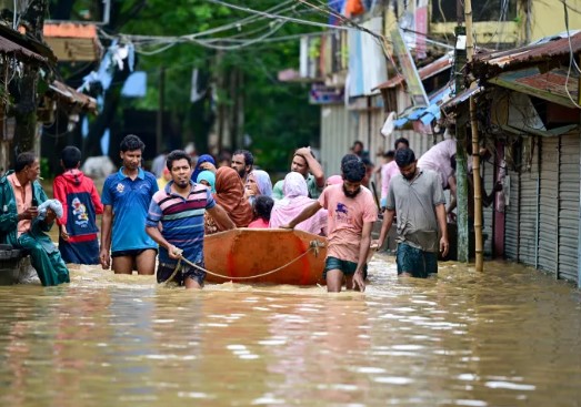 ගංවතුර හේතුවෙන් බංග්ලාදේශයේ 18 දෙනෙකු මරුට