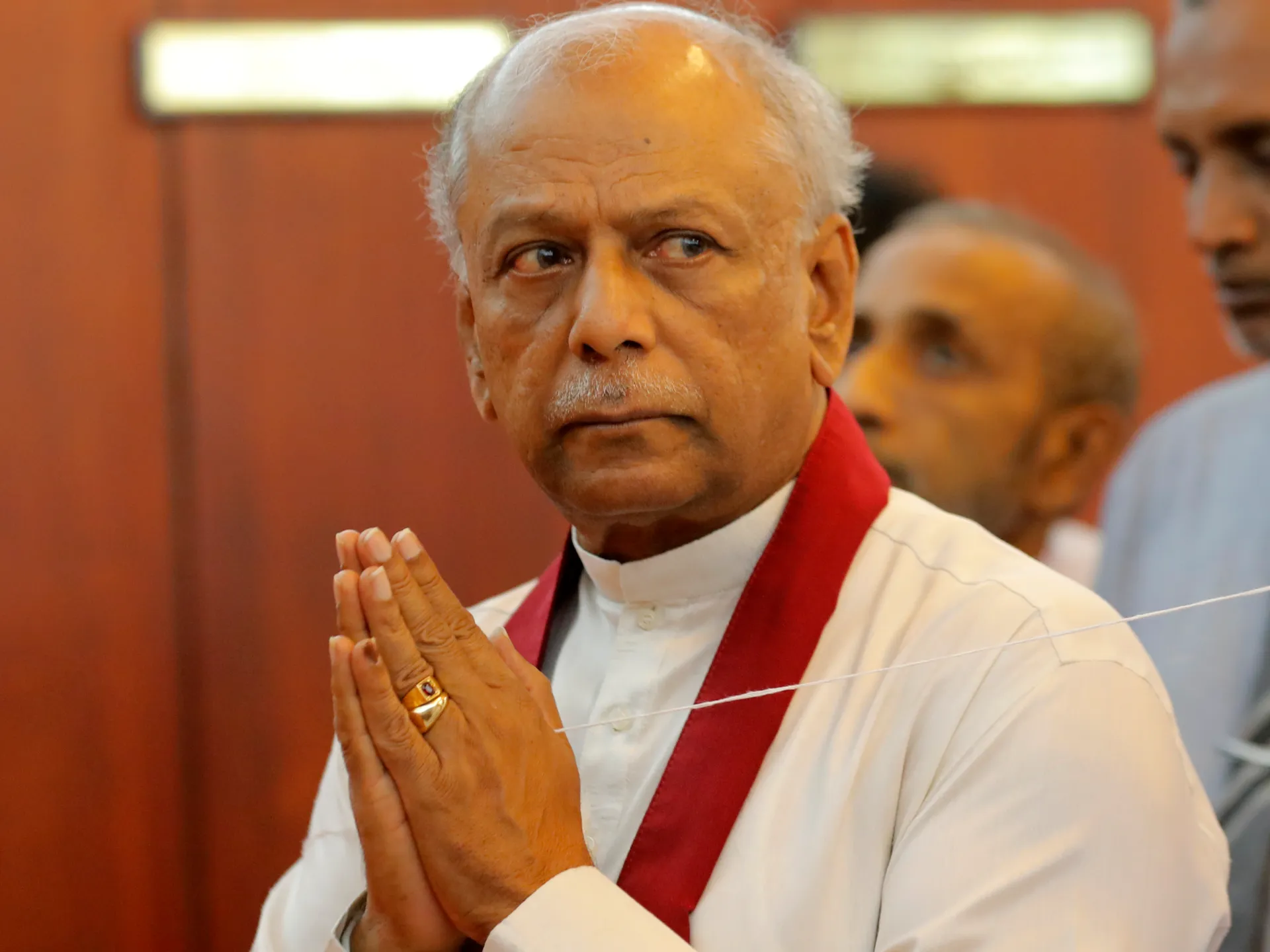 අගමැති සිය ධුරයෙන් ඉල්ලා අස්වෙයි