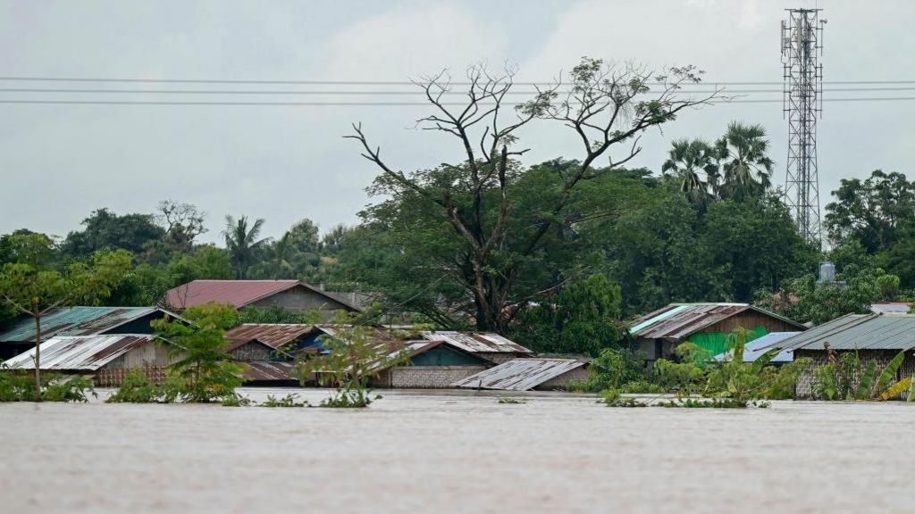 ගංවතුර සහ නායයෑම් හේතුවෙන් මියන්මාරයට දැඩි බලපෑම්