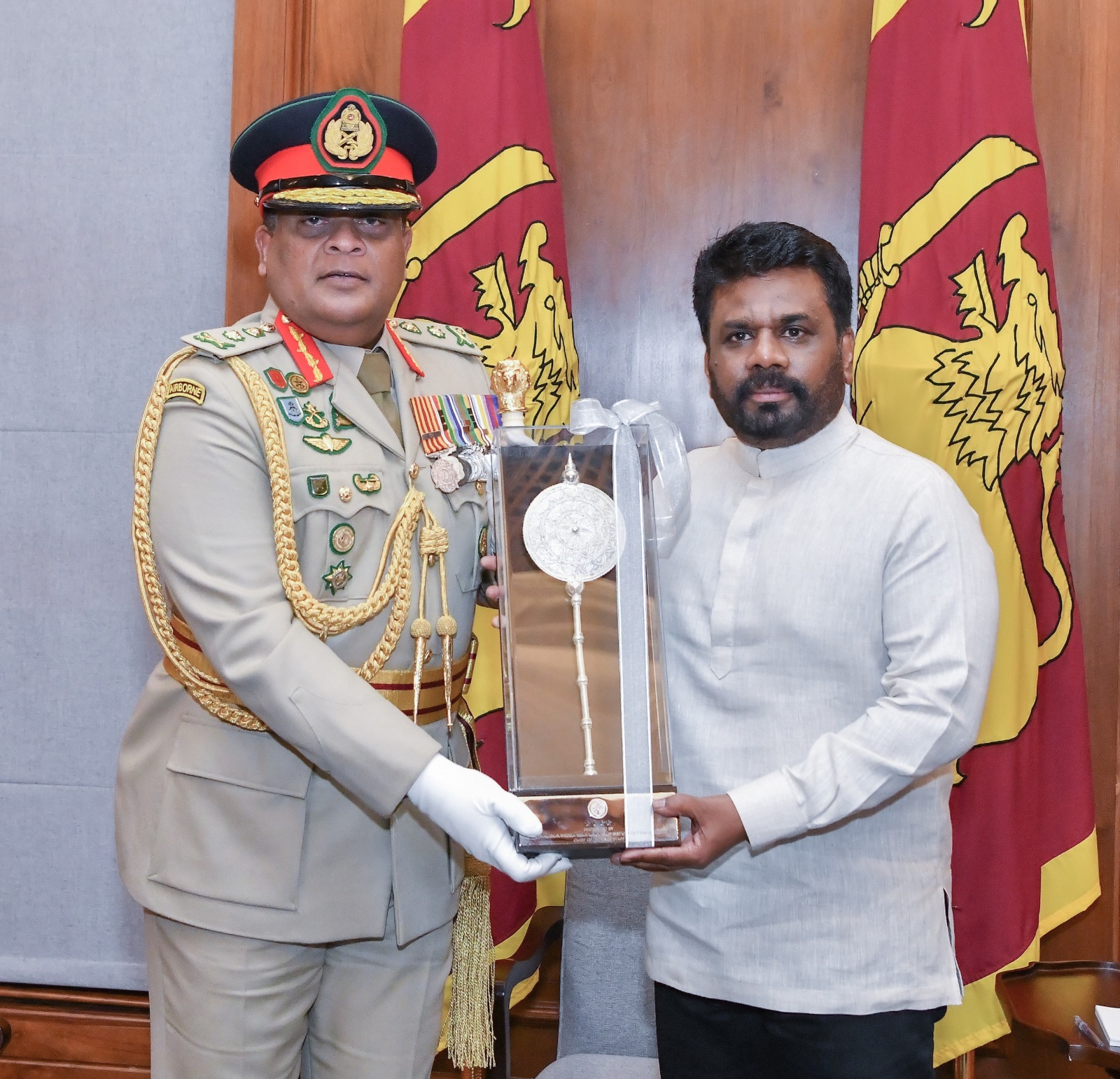 ආරක්ෂක ප්‍රධානීන් ජනාධිපතිවරයා හමුවෙයි