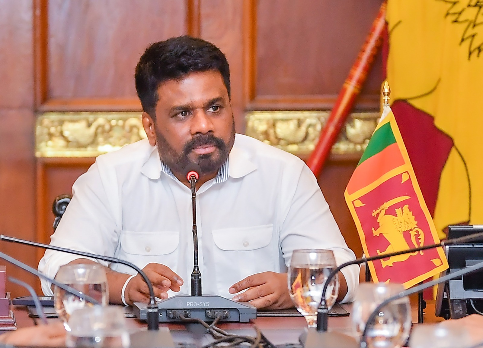 සහල් මිල සම්බන්ධ ගැටලුව විසඳීම සඳහා ගත යුතු කඩිනම් පියවර පිළිබඳ ජනපතිගෙන් උපදෙස්