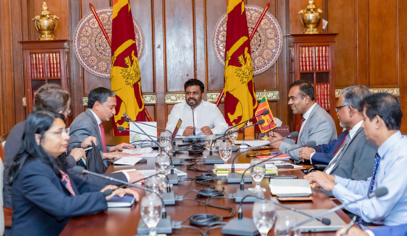 IMFඉලක්ක සහ ජනතාව වෙත වන පීඩනය ලිහිල් කිරීම සඳහා විසඳුම් වෙනුවෙන් ජනපතිගෙන් පොරොන්දුවක්