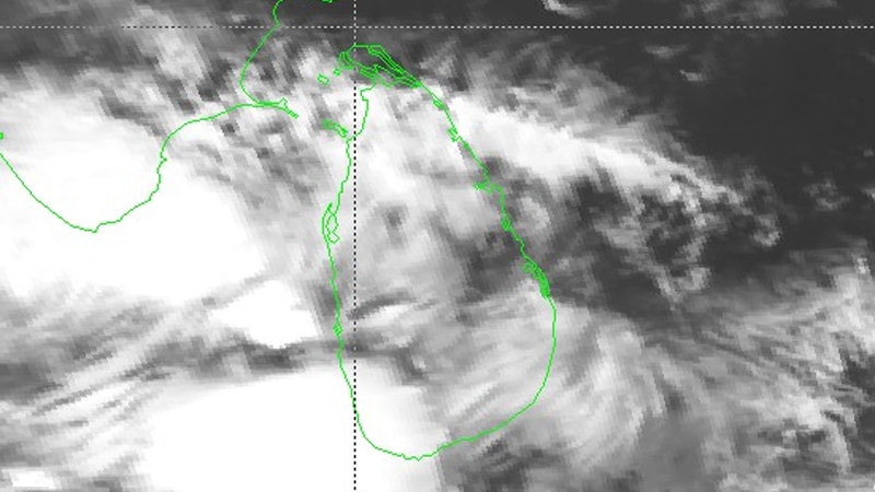 සුළි කුණාටුව තවදුරටත් තීව්‍ර වෙයි – ප්‍රදේශ කිහිපයකට මි.මී 150ට වැඩි වැසි