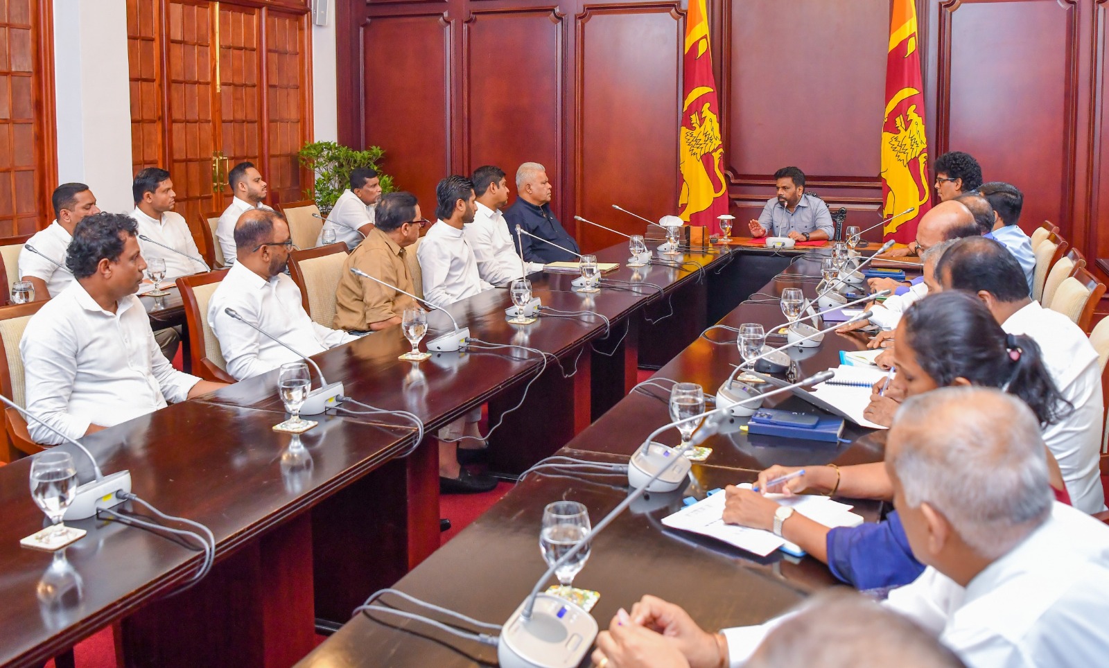 නාඩු තොග 225යි, සිල්ලර 230යි – පිළිනොපදින අයට දැඩි ක්‍රියාමාර්ග 