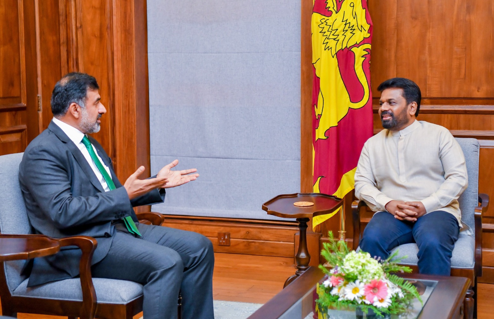 වත්මන් රජය ගෙන යන වැඩපිළිවෙළට එක්සත් අරාබි එමීර් රාජ්‍යයේ සහාය