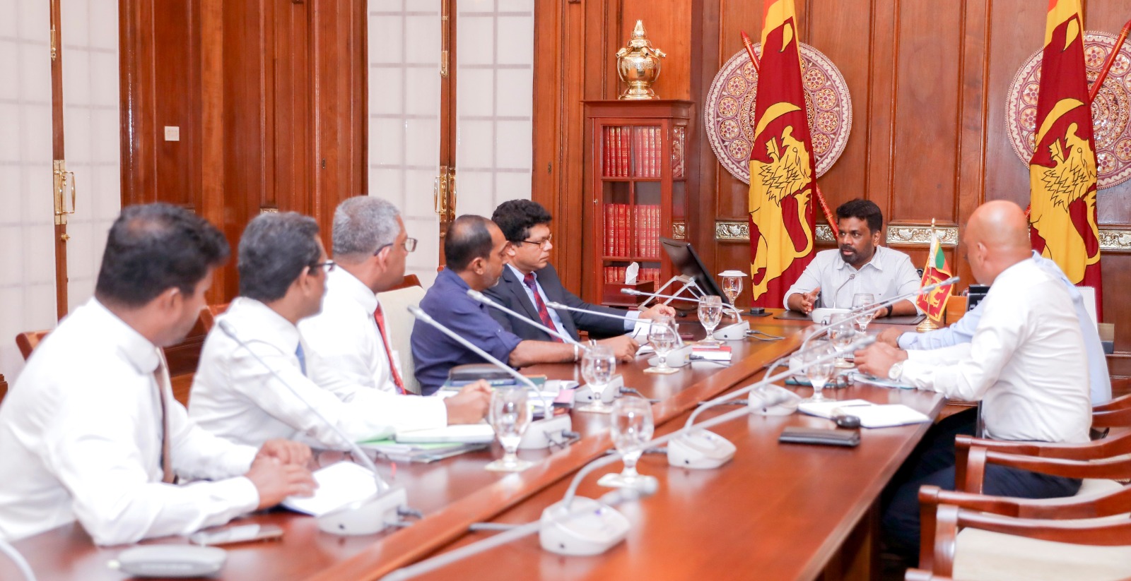 බන්ධනාගාරවල සිදු වන මත්ද්‍රව්‍ය ජාවාරම් මැඬ පැවැත්වීමට ජනපතිගෙන් නිලධාරීන්ට උපදෙස්