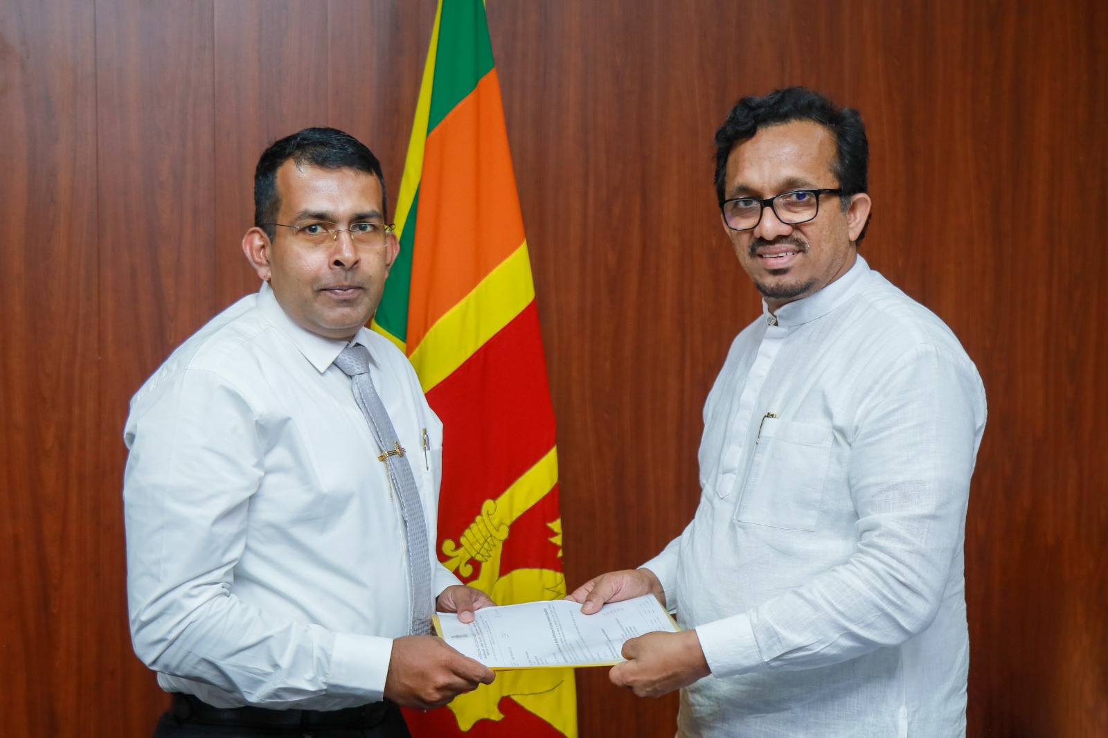 නව සභාපතිවරයාගේ මැදිහත්වීමෙන් ඔට්ටුසුඩාන් උළු කර්මාන්ත ශාලාව වැඩ අරඹයි