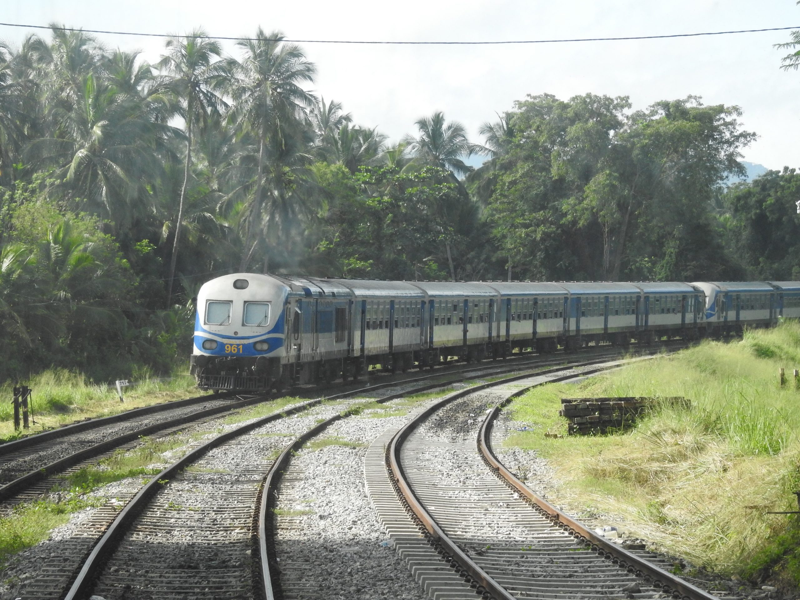 සංචාරක කර්මාන්තය ප්‍රවර්ධනය සහ දුර ගමන් සේවා සඳහා නව දුම්රිය