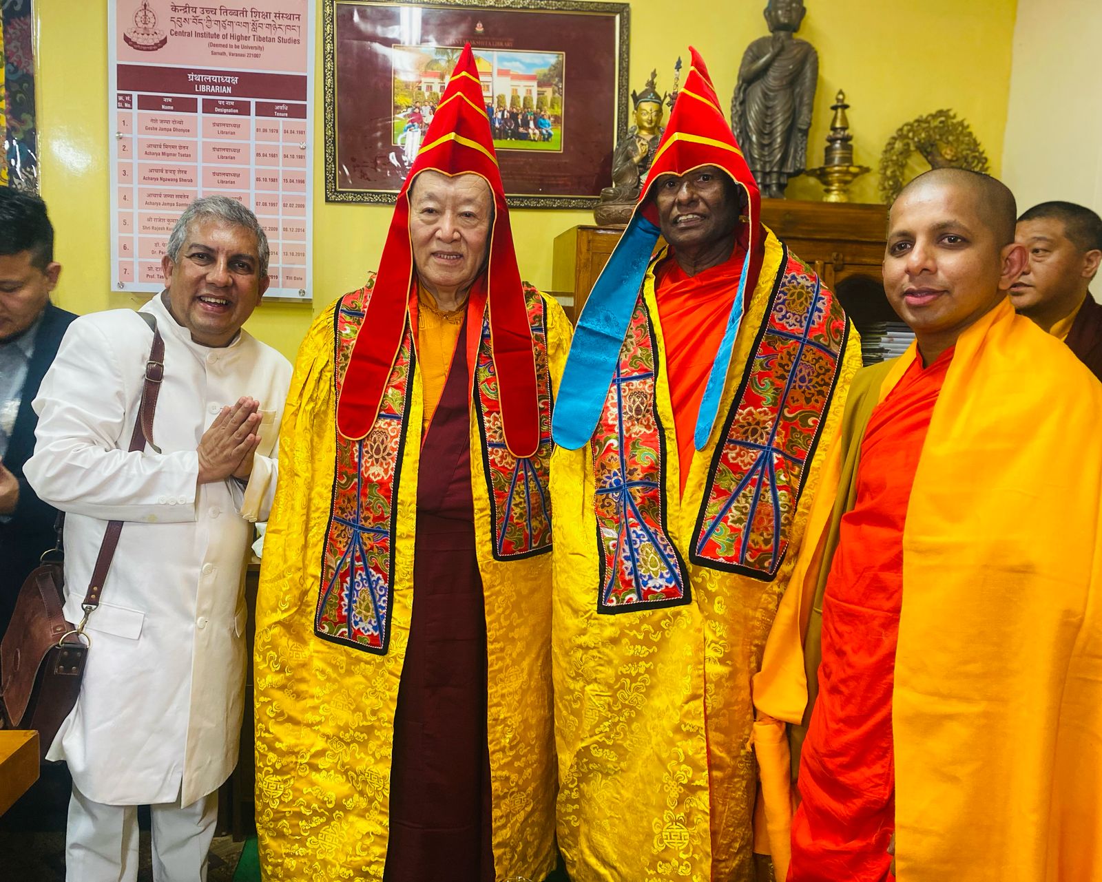 අටමස්ථානාධිපති හිමිට ටිබෙටයෙන් හරසර
