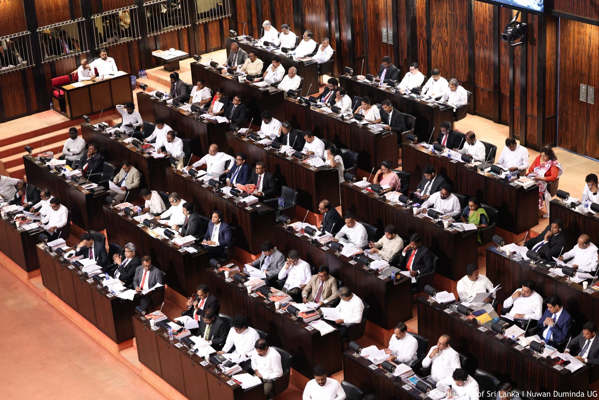 පළාත් පාලන ආයතන (විශේෂ විධිවිධාන) පනත් කෙටුම්පත විශේෂ බහුතරයකින් සම්මතයි