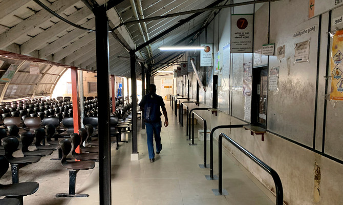 සෞඛ්‍ය වෘත්තීය සමිති අද වර්ජනයේ