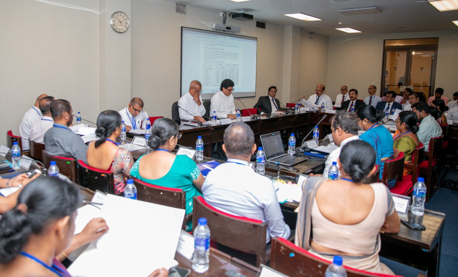 අවුරුදු සමයේ පාරිභෝගිකයන්ට අඛණ්ඩව අත්‍යාවශ්‍ය ආහාර සැපයුමක් සහතික කෙරේ