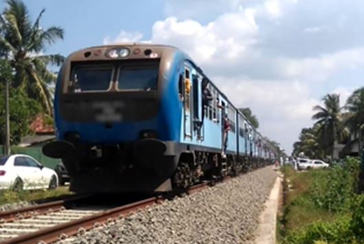 පාසල් නිවාඩුවට සහ ශ්‍රී පාද වන්දනාවට විශේෂ දුම්රිය ධාවන සැලැස්මක්