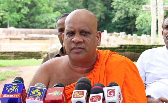 රාජ්‍ය පොසොන් උත්සවයේ සංවිධාන කටයුතුවලින් මිහින්තලේ හිමි ඉවත්වෙයි