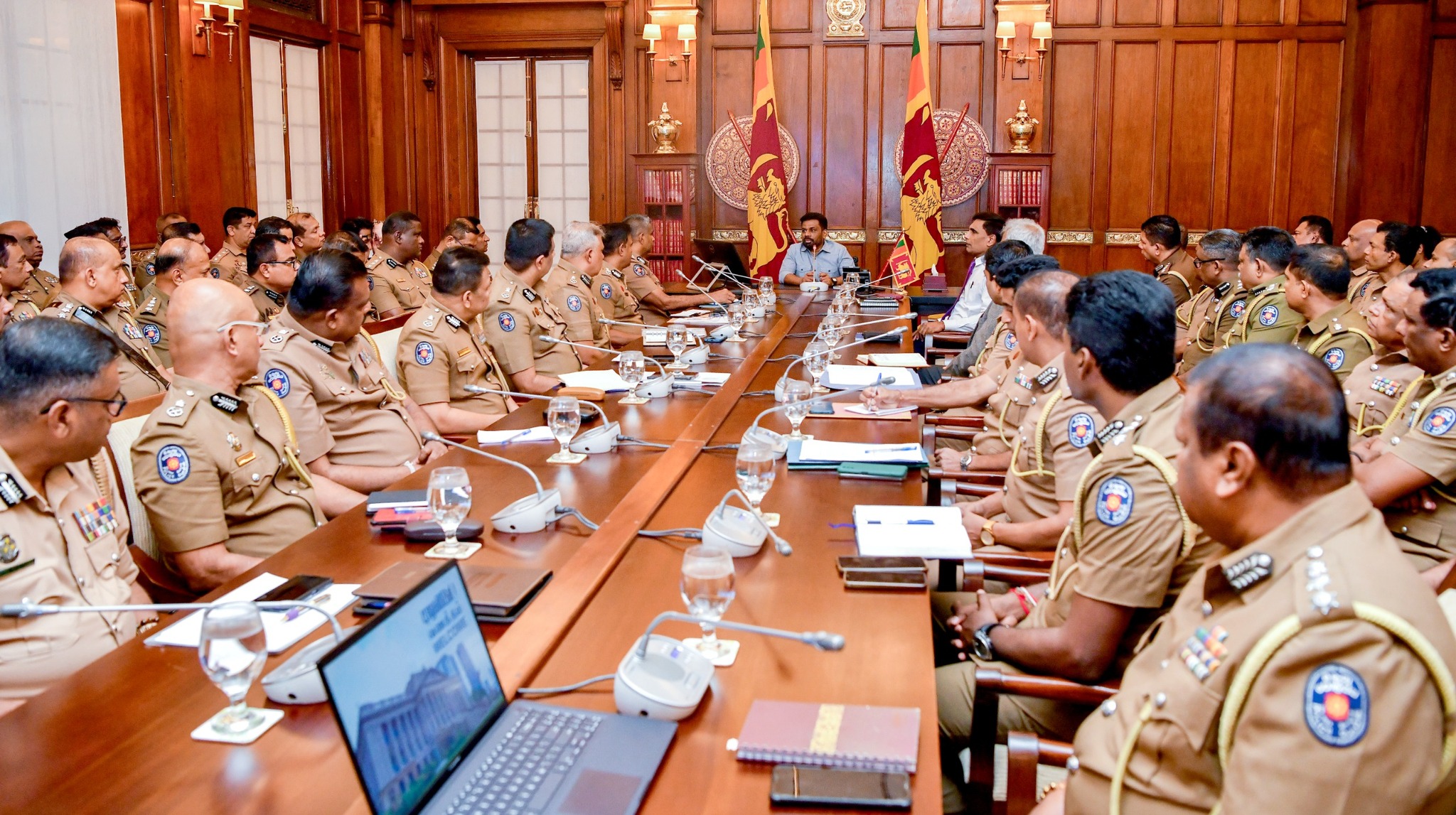 පොලිසියේ වගකීම සිහිපත් කළ ජනපති