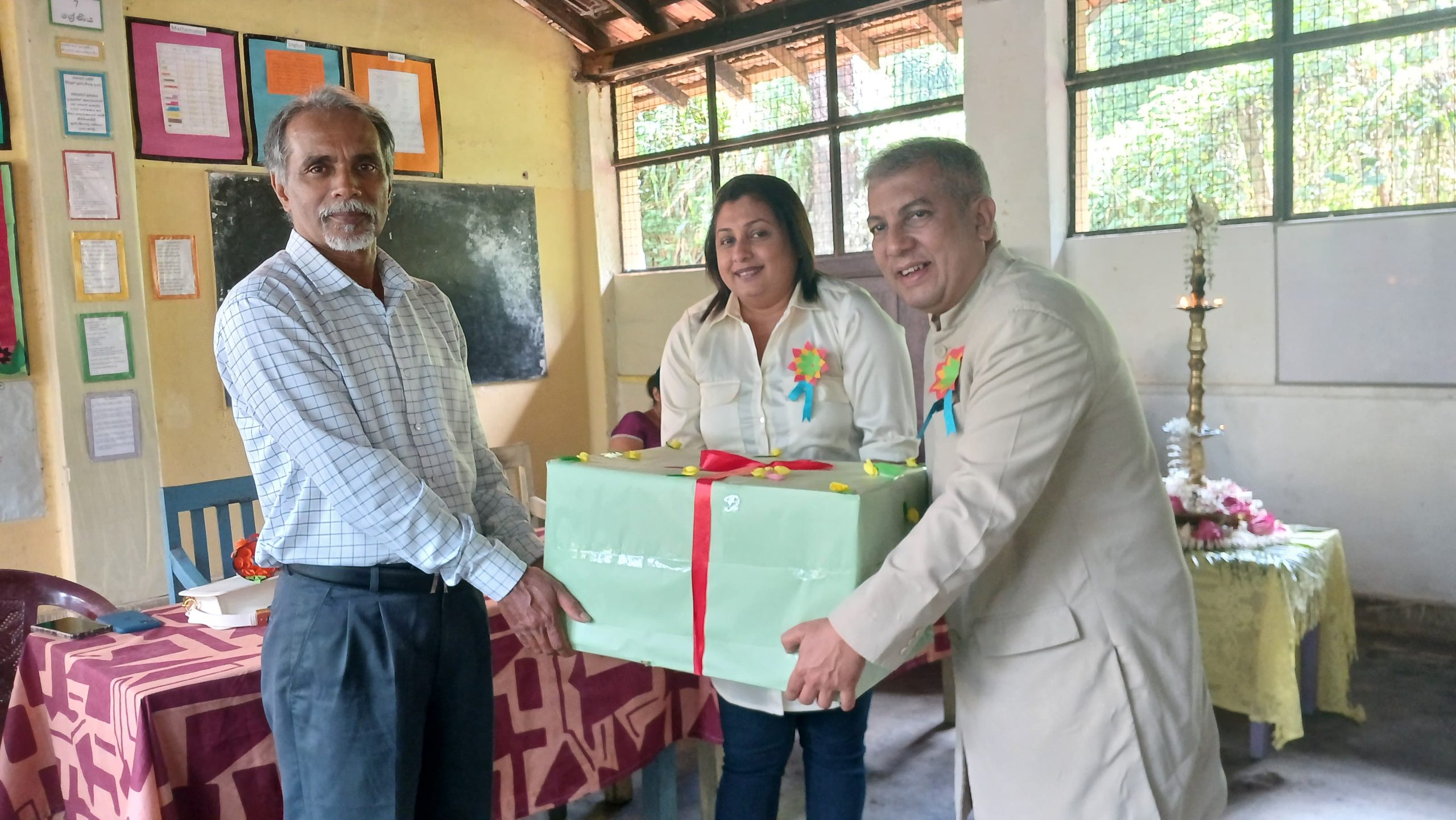 බෞද්ධ සහෝදරත්ව පදනමෙන් දඹවෙල විද්යාලයේ දරුවන්ගේ අධ්යාපනයට සවියක් බෞද්ධ සහෝදරත්ව පදනමෙන් දඹවෙල විද්යාලයේ දරුවන්ගේ අධ්යාපනයට සවියක්