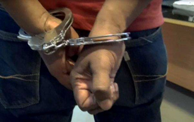 බීමත්ව රිය ධාවනය කළ පොලිස් නිළධාරියෙක් අත්අඩංගුවට බීමත්ව රිය ධාවනය කළ පොලිස් නිළධාරියෙක් අත්අඩංගුවට
