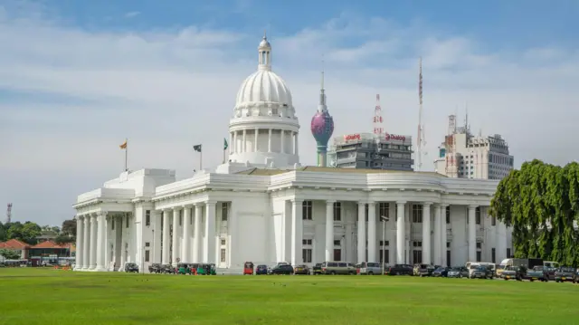 ලාම්පුවේ සහය මාලිමාවට (VIDEO) ලාම්පුවේ සහය මාලිමාවට (VIDEO)
