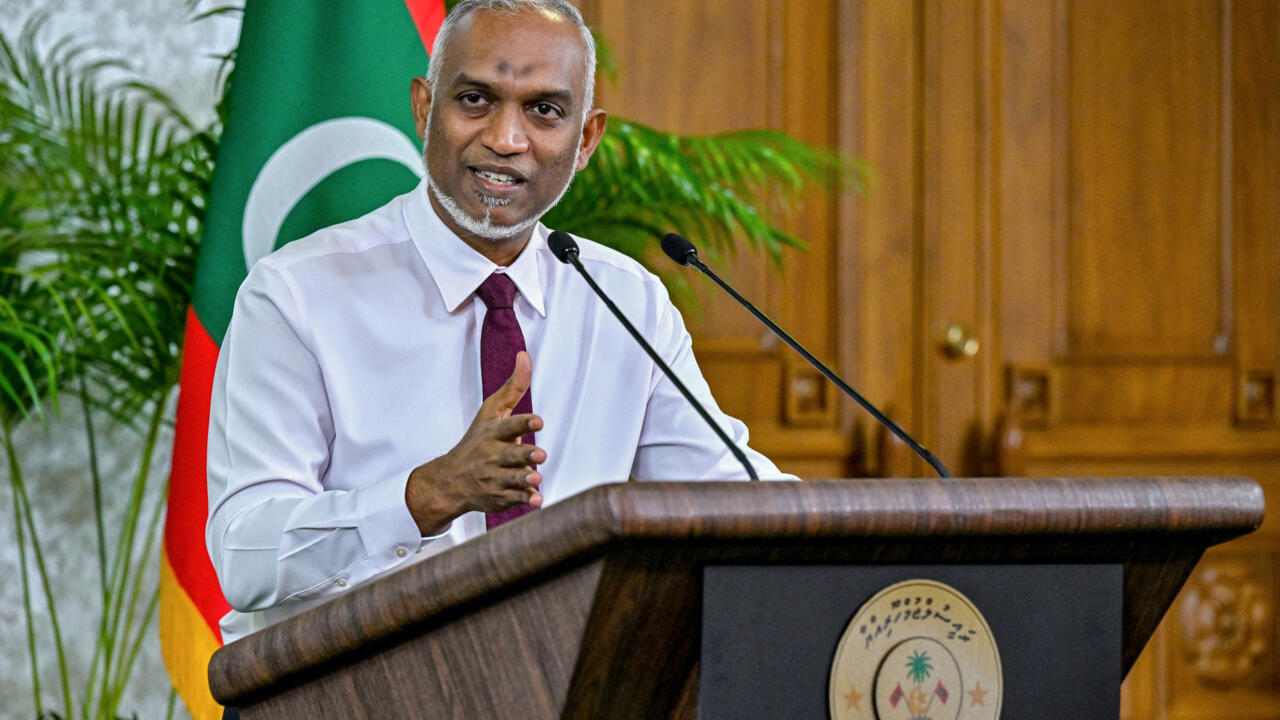 මාලදිවයින් ජනපතිගෙන් ලෝක වාර්තාවක් මාලදිවයින් ජනපතිගෙන් ලෝක වාර්තාවක්