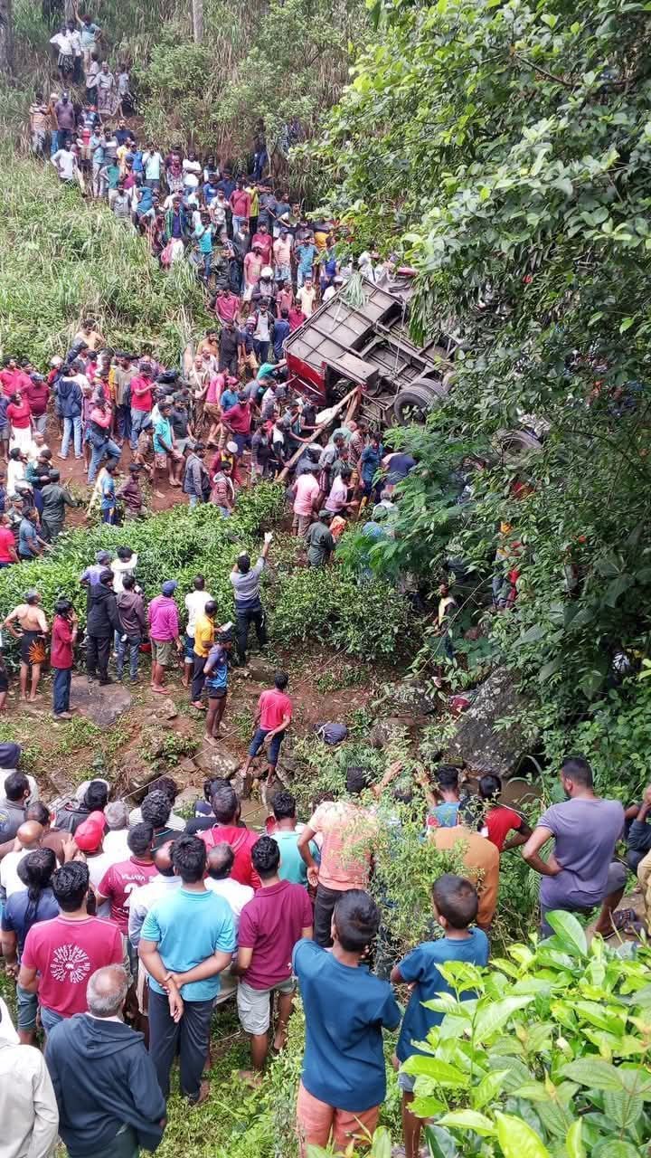 කොත්මලේ බස් අනතුරෙන් මිය ගිය ගණන 22ක් දක්වා ඉහළට