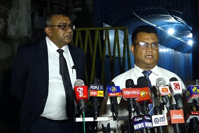 ජනපතිට එරෙහි අවමන්සහගත සහ අසත්ය ප්රකාශය සම්බන්ධව CIDයට පැමිණිල්ලක් ජනපතිට එරෙහි අවමන්සහගත සහ අසත්ය ප්රකාශය සම්බන්ධව CIDයට පැමිණිල්ලක්