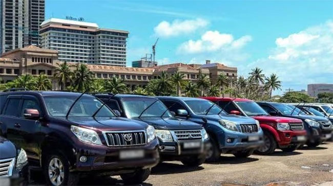 ජනාධිපති කාර්යාලයේ අධි සුඛෝපභෝගී වාහන වෙන්දේසියේ දෙවන අදියර ඇරඹේ ජනාධිපති කාර්යාලයේ අධි සුඛෝපභෝගී වාහන වෙන්දේසියේ දෙවන අදියර ඇරඹේ