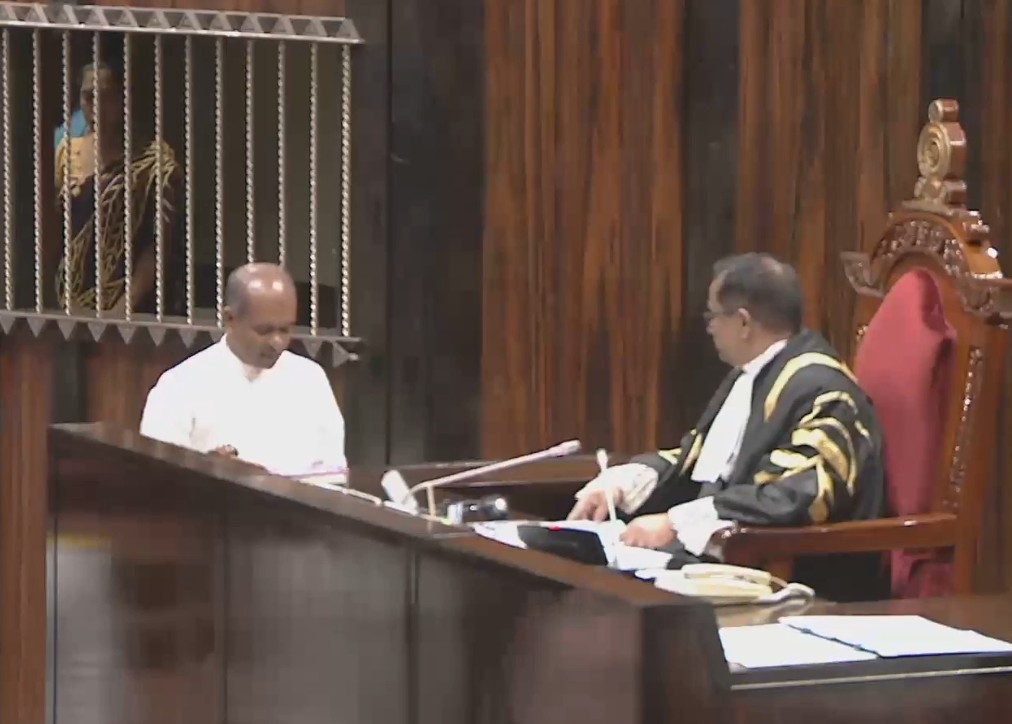 සමන්ත රණසිංහ පාර්ලිමේන්තු මන්ත්රී ධුරයේ දිවුරුම් දෙයි සමන්ත රණසිංහ පාර්ලිමේන්තු මන්ත්රී ධුරයේ දිවුරුම් දෙයි