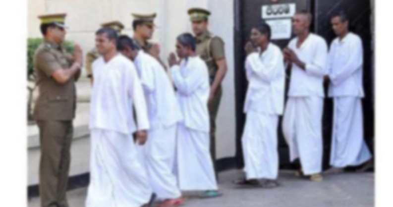 වෙසක් පෝය වෙනුවෙන් සිරකරුවන්ට විශේෂ රාජ්ය සමාවක් වෙසක් පෝය වෙනුවෙන් සිරකරුවන්ට විශේෂ රාජ්ය සමාවක්