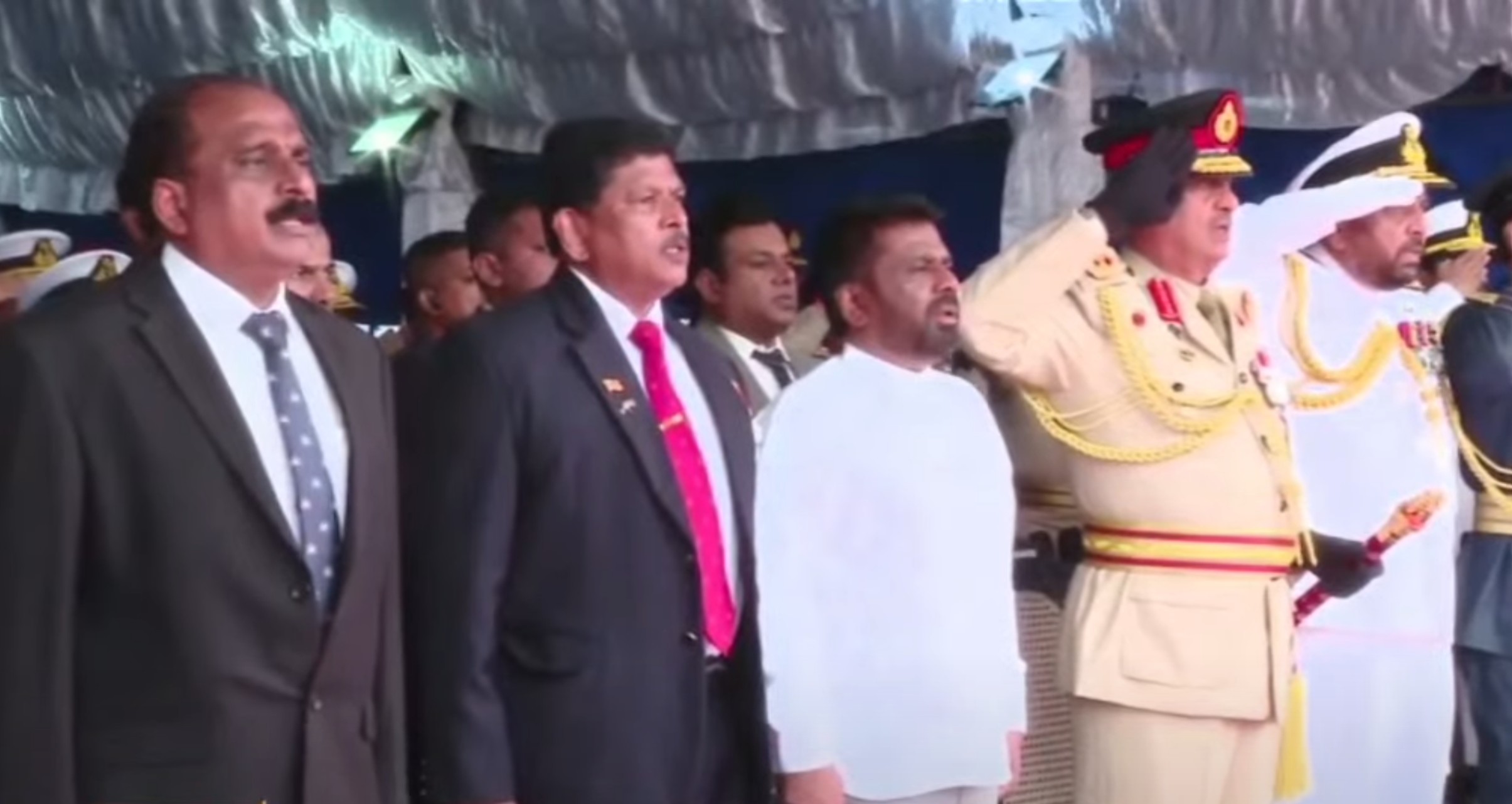 ජාතික රණවිරු සැමරුම් උත්සවය ජනපති ප්‍රධානත්වයෙන් ඇරඹේ (VIDEO)