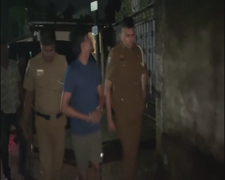 ගල්කිස්සේ තරුණයා ඝාතනයේ තවත් සැකකරුවෙක් අත්අඩංගුවට ගල්කිස්සේ තරුණයා ඝාතනයේ තවත් සැකකරුවෙක් අත්අඩංගුවට