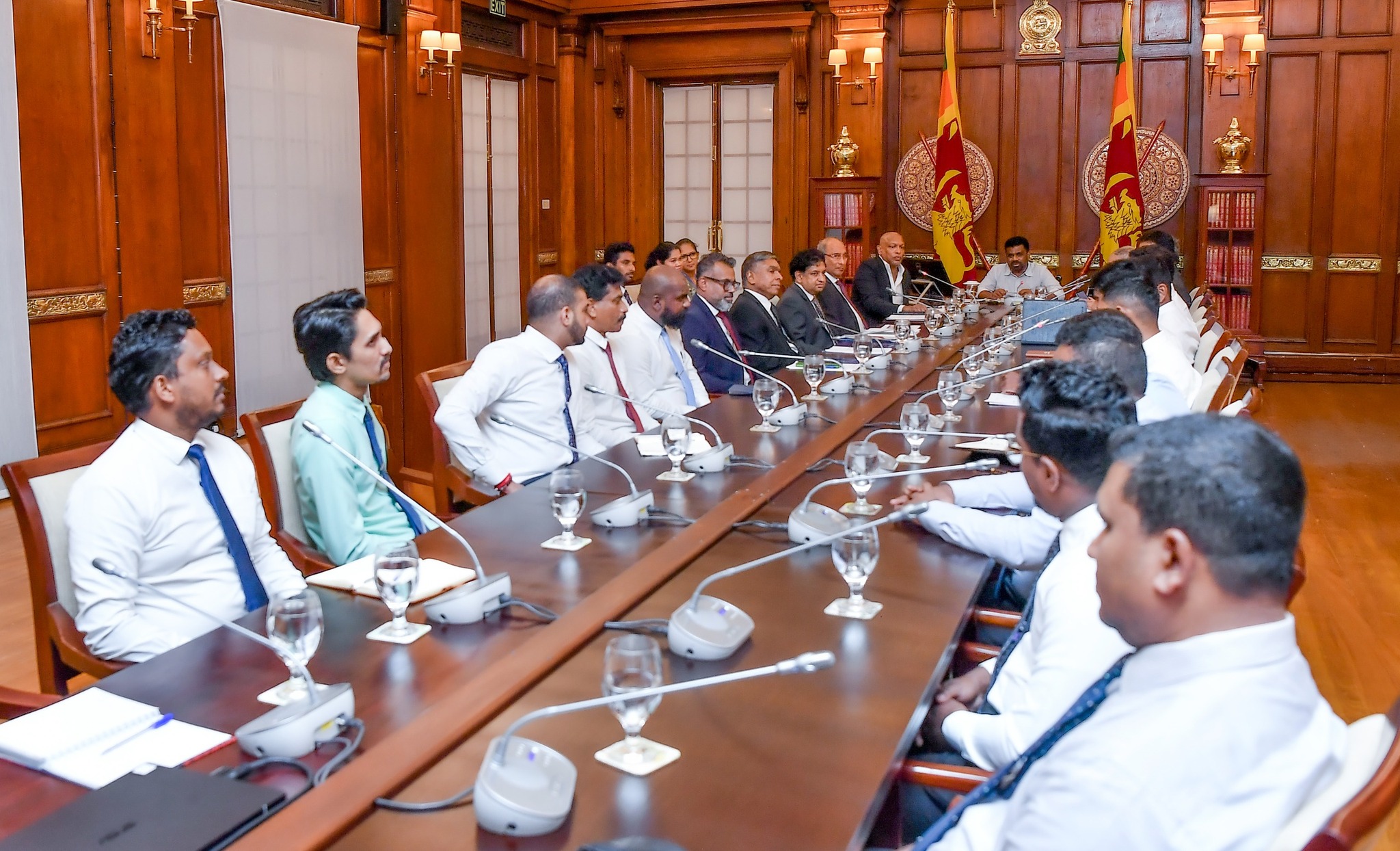 ශ්රී ලංකන් ගුවන් සමාගමේ අක්රමිකතා සොයන්න ජනාධිපති කාර්යාලයේ මූලිකත්වයෙන් කමිටුවක් ශ්රී ලංකන් ගුවන් සමාගමේ අක්රමිකතා සොයන්න ජනාධිපති කාර්යාලයේ මූලිකත්වයෙන් කමිටුවක්