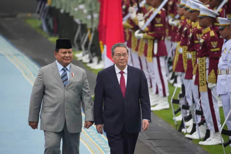 චීන අගමැති සහ ඉන්දුනීසියානු ජනපති අතර හමුවක් චීන අගමැති සහ ඉන්දුනීසියානු ජනපති අතර හමුවක්