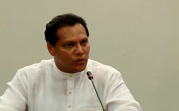 දයාසිරිගේ හැසිරීම ගැන විමර්ශනයට ත්රිපුද්ගල කමිටුවක් දයාසිරිගේ හැසිරීම ගැන විමර්ශනයට ත්රිපුද්ගල කමිටුවක්