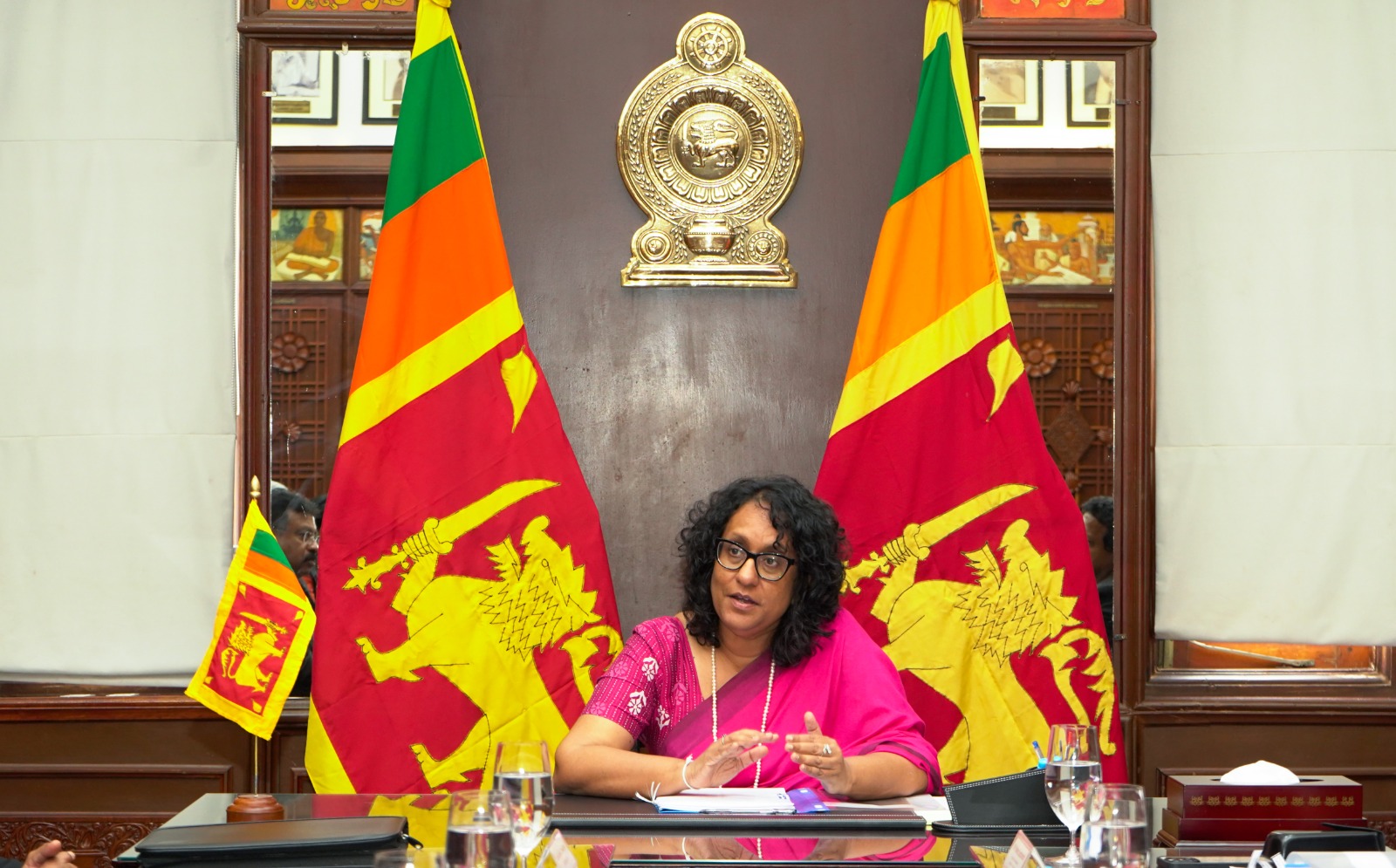 ශික්ෂණලාභි ගුරු ලබාදීමේදී ගැටලු ඇති වුණ හේතුව කියන අගමැති හරිනි ශික්ෂණලාභි ගුරු ලබාදීමේදී ගැටලු ඇති වුණ හේතුව කියන අගමැති හරිනි