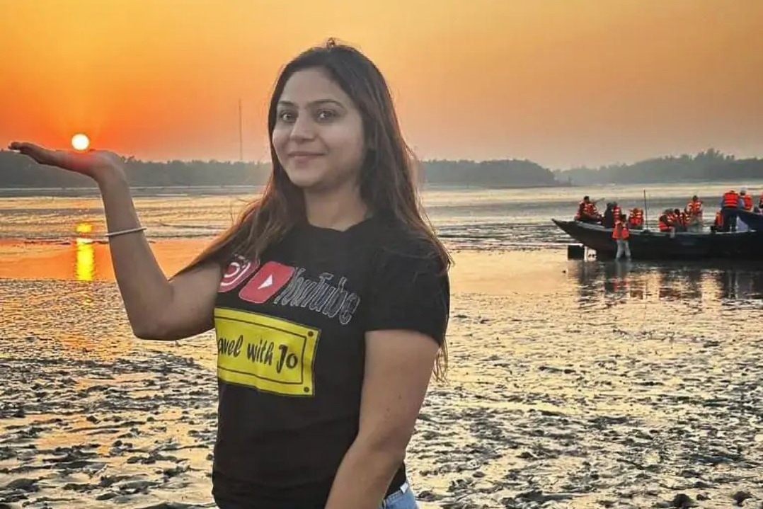 YouTube නිවේදිකාවක් අත්අඩංගුවට YouTube නිවේදිකාවක් අත්අඩංගුවට