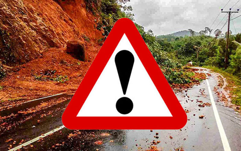 දිස්ත්රික්ක කිහිපයකට නායයෑම් අනතුරු ඇඟවීම් දිස්ත්රික්ක කිහිපයකට නායයෑම් අනතුරු ඇඟවීම්