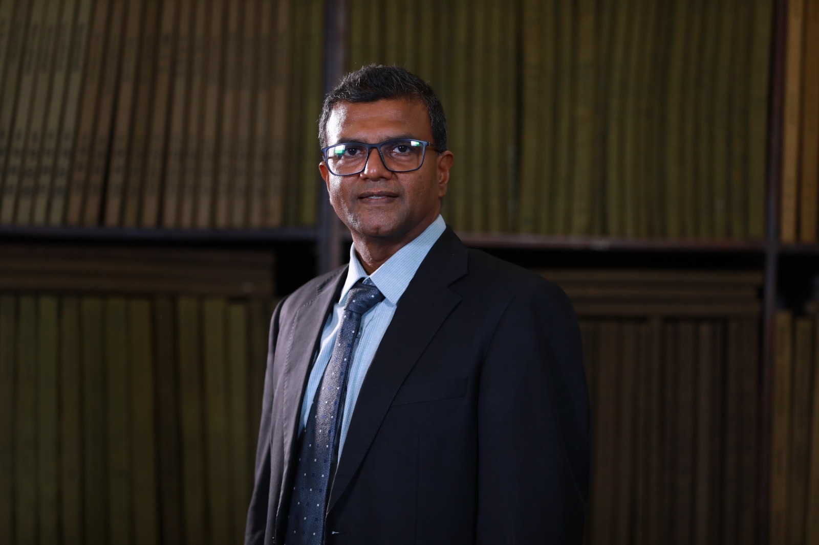 මුදල් හා ක්රම සම්පාදන නියෝජ්ය අමාත්ය ආචාර්ය හර්ෂණ සූරියප්පෙරුම පාර්ලිමේන්තු මන්ත්රී ධූරයෙන් ඉල්ලා අස්වේ මුදල් හා ක්රම සම්පාදන නියෝජ්ය අමාත්ය ආචාර්ය හර්ෂණ සූරියප්පෙරුම පාර්ලිමේන්තු මන්ත්රී ධූරයෙන් ඉල්ලා අස්වේ