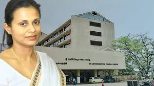 අත්අඩංගුවට ගත් ජයවර්ධනපුර රෝහලේ විශේෂඥ වෛද්යවරියට එරෙහිව පැමිණිලි රැසක් අත්අඩංගුවට ගත් ජයවර්ධනපුර රෝහලේ විශේෂඥ වෛද්යවරියට එරෙහිව පැමිණිලි රැසක්