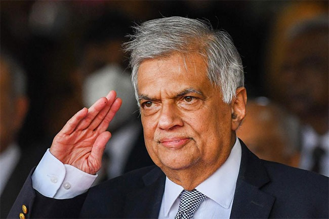 හිටපු ජනපති රනිල්ගේ විදෙස් ගමන් ගැන CIDයෙන් විමර්ශන හිටපු ජනපති රනිල්ගේ විදෙස් ගමන් ගැන CIDයෙන් විමර්ශන