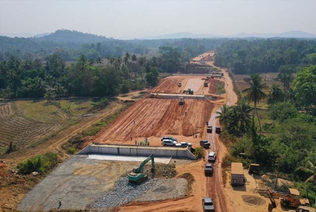 මධ්යම අධිවේගයේ හතර වෙනි අදියරේ ඉදිකිරීම් සදහා ඉතිරි වන්දි මුදල් ගෙවීමට සහ ඉඩම් අත්පත් කර ගැනීමට කැබිනට් ඇනුමැතිය මධ්යම අධිවේගයේ හතර වෙනි අදියරේ ඉදිකිරීම් සදහා ඉතිරි වන්දි මුදල් ගෙවීමට සහ ඉඩම් අත්පත් කර ගැනීමට කැබිනට් ඇනුමැතිය