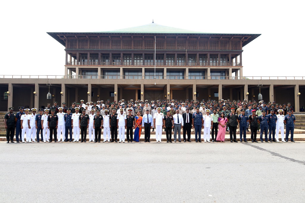 පාර්ලිමේන්තුවේ කාර්ය මණ්ඩල කෑම මිල ගණන් යලි වෙනස් වේ පාර්ලිමේන්තුවේ කාර්ය මණ්ඩල කෑම මිල ගණන් යලි වෙනස් වේ